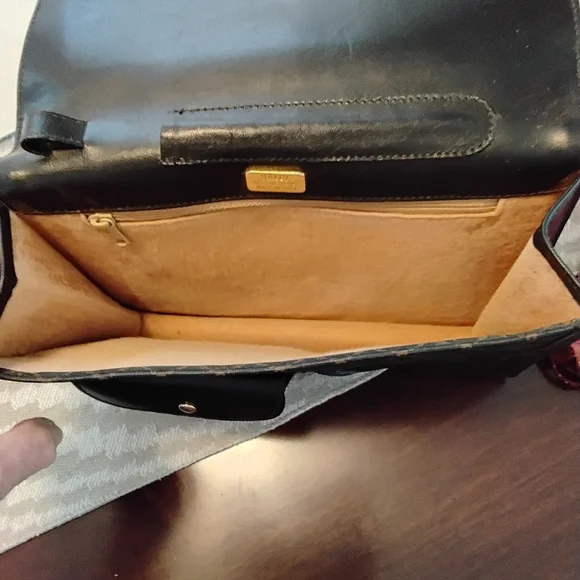 BALLY Rare Vintage Leather Clutch With Self Storing Wristlet - Picture 7 of 10
